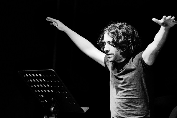 Nomi, cognomi e infami: Giulio Cavalli al Poli